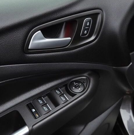 Ford Kuga 1.5 EcoBoost 2×4 ST-Line full