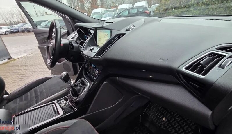 Ford Kuga 1.5 EcoBoost 2×4 ST-Line full