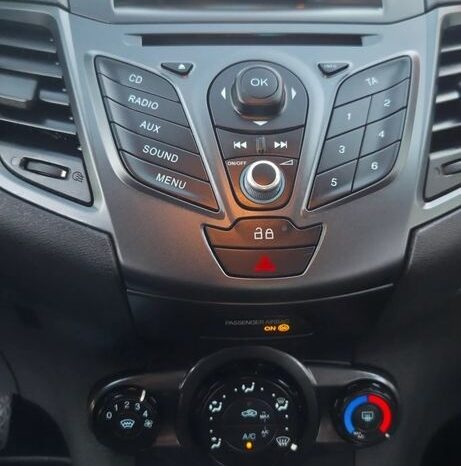 Ford Fiesta 1.0 Gold X EU6 full