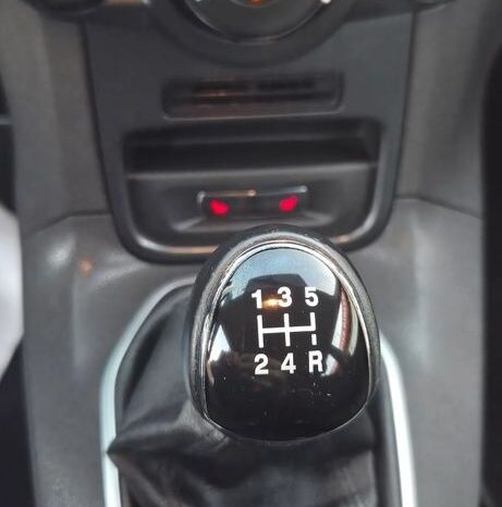 Ford Fiesta 1.0 Gold X EU6 full