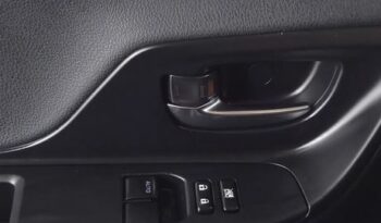 Toyota Yaris Hybrid 100 Terra full