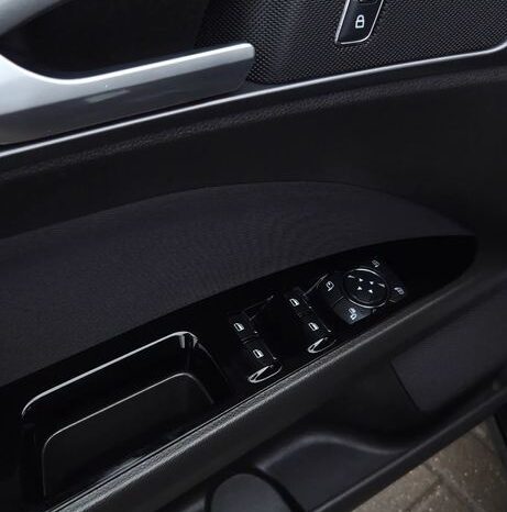 Ford Mondeo full