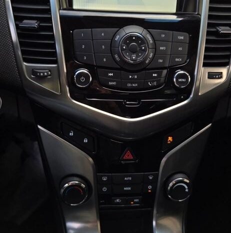 Chevrolet Cruze 1.8 LTZ full
