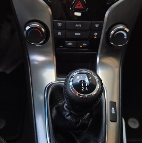Chevrolet Cruze 1.8 LTZ full