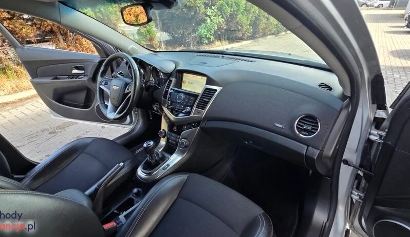 Chevrolet Cruze 1.8 LTZ full