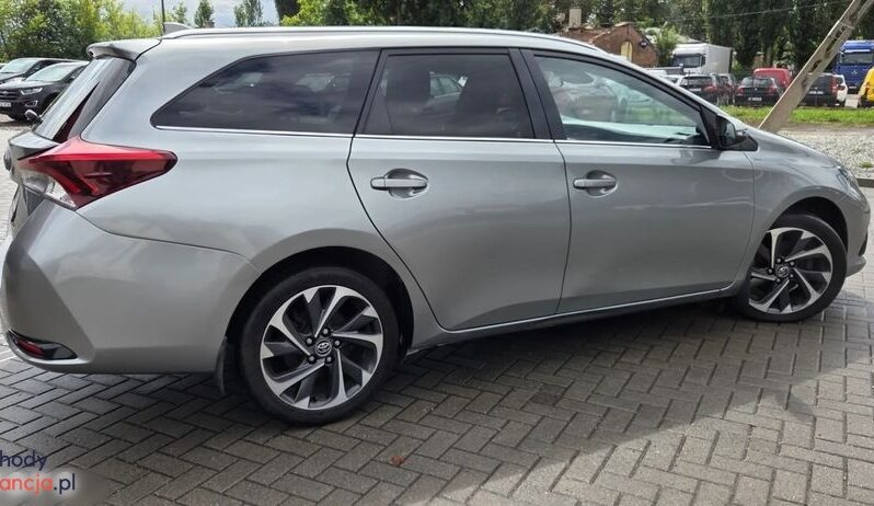 Toyota Auris 1.6 D-4D Design Edition full