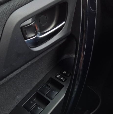 Toyota Auris 1.6 D-4D Design Edition full