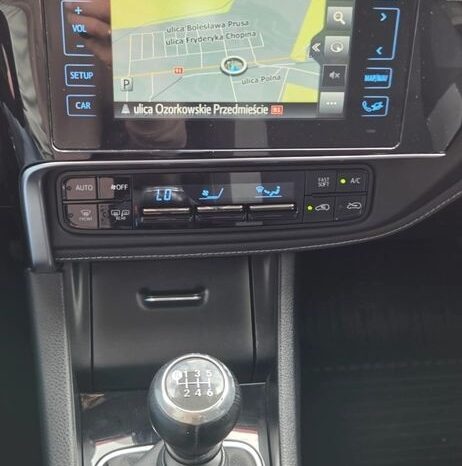 Toyota Auris 1.6 D-4D Design Edition full
