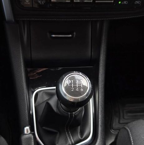 Toyota Auris 1.6 D-4D Design Edition full