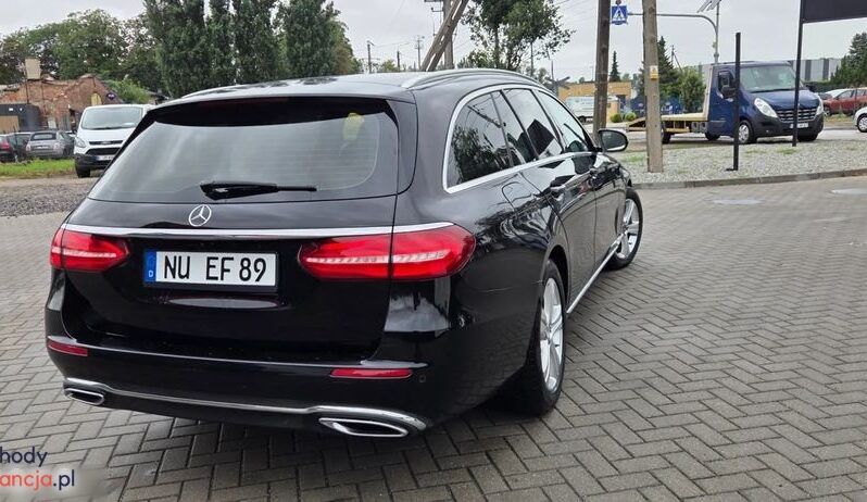 Mercedes-Benz Klasa E 220 d 9G-TRONIC full