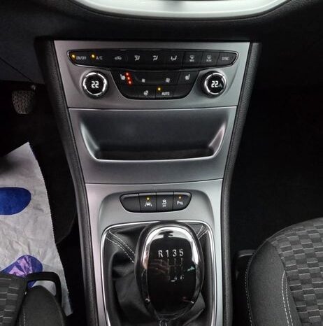 Opel Astra 1.4 Turbo Innovation full